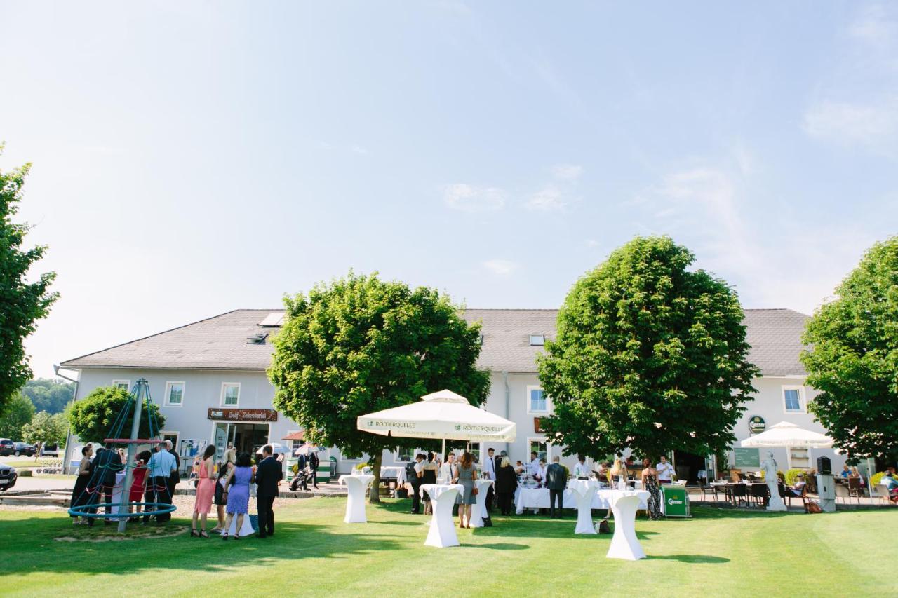 Metzenhof Hotel Kronstorf ภายนอก รูปภาพ